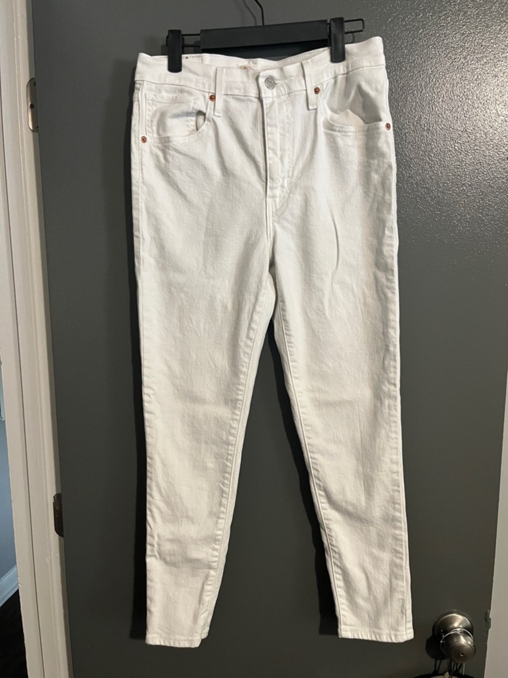 Levi’s  White High-Rise Skinny Jeans
